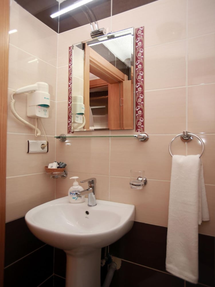 Arife Sultan Hotel 54/59