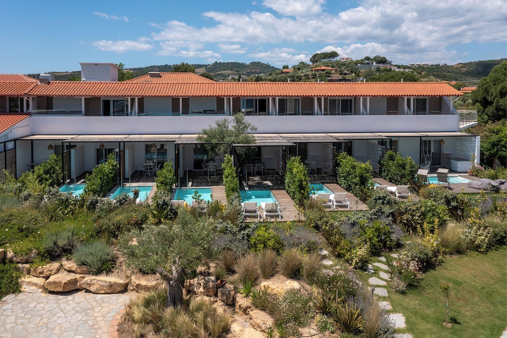 ANTIGONI BEACH HOTEL 2/85