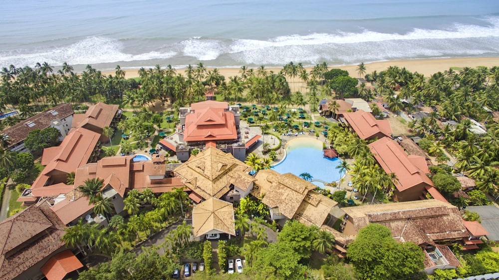 Royal Palms Beach Hotel 63/66