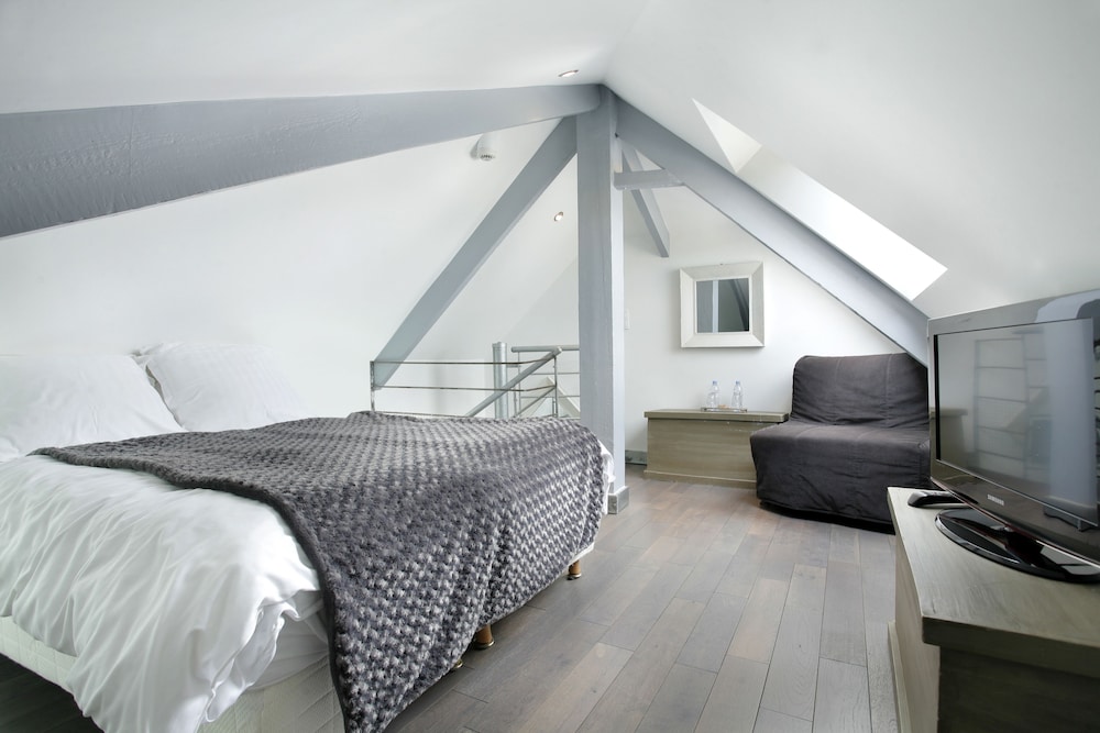 Hotel The Originals Le Cise 10/74
