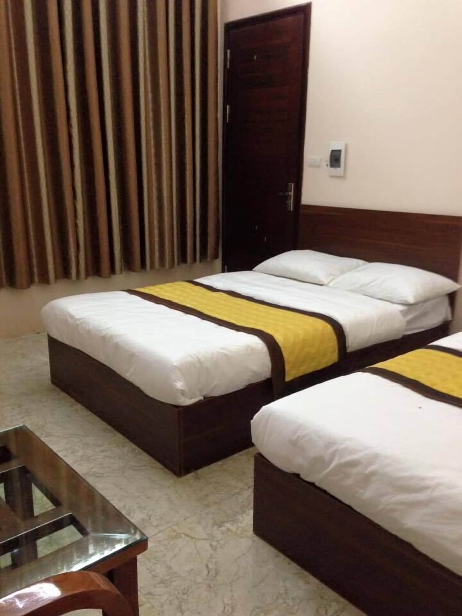 ROOM, TRIPLE