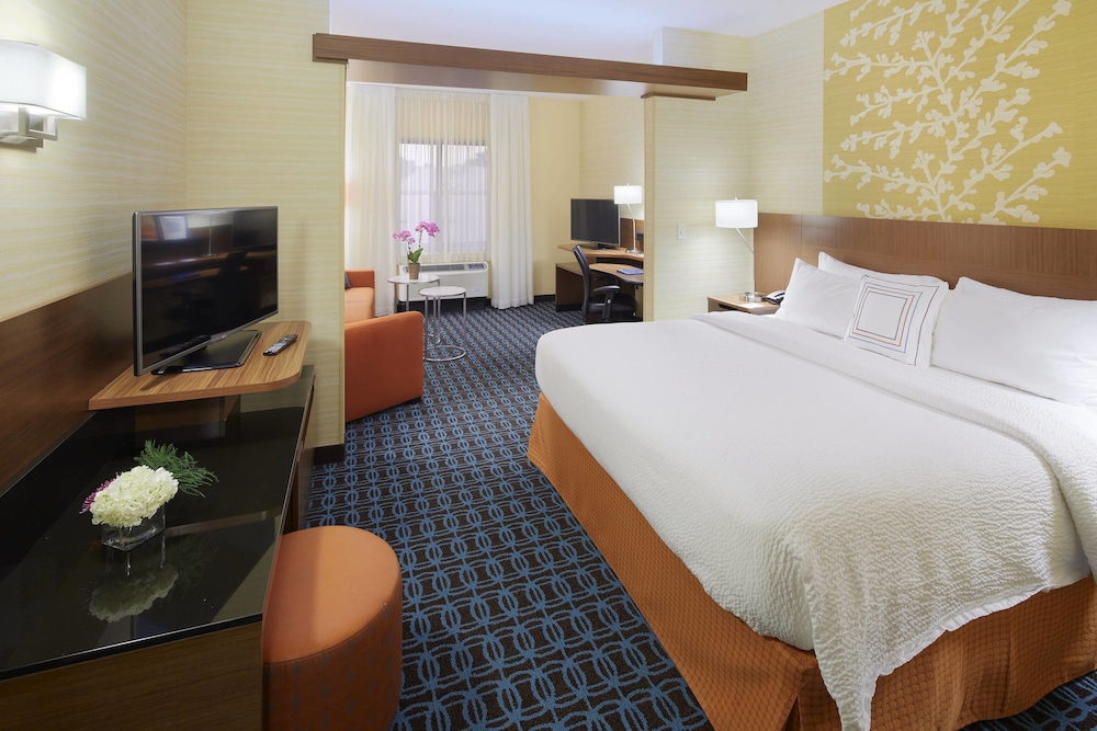 Fairfield Inn Suites Springfield Northampton Amherst 22/52