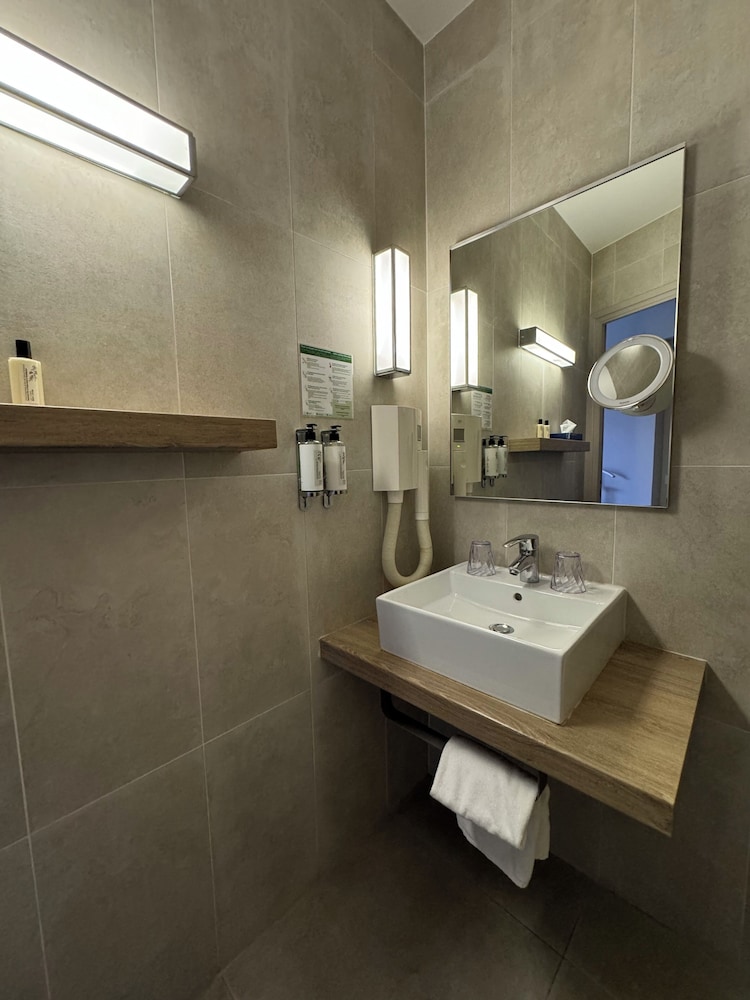Junior Suite, Queen Bed, Pool View, Sofa, Boutique Hotel and Spa la Villa Cap Ferrat 4/4