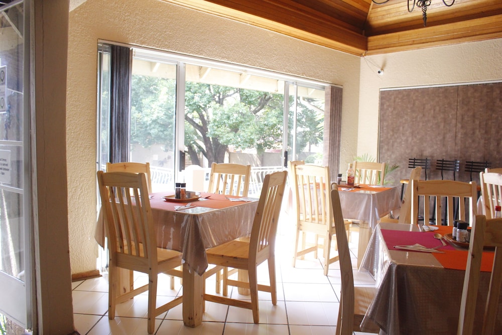 African Sky Guest House 23/50