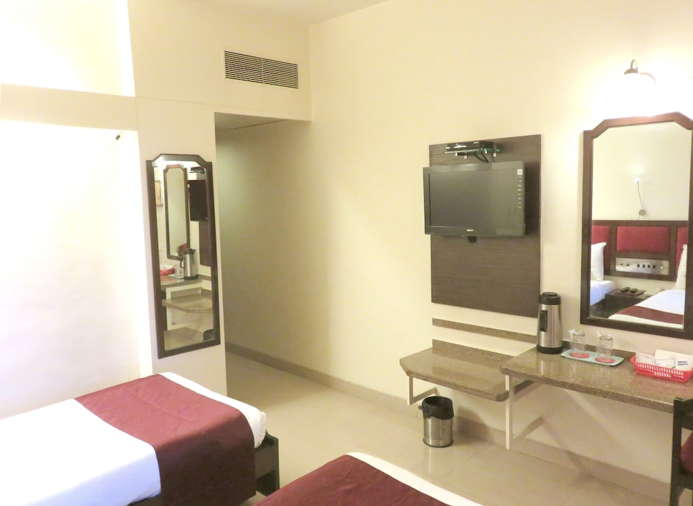 Hotel Ashish Plaza 27/30