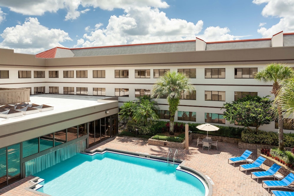 Sheraton Suites Orlando Airport 6/34