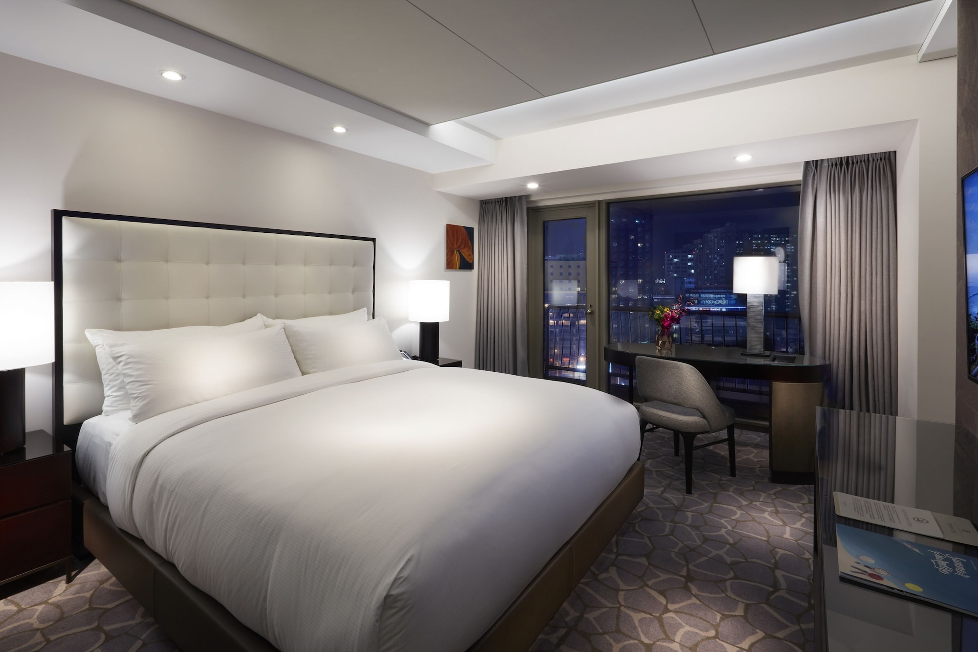 DELUXE, DOUBLE BED, CITY VIEW, MAIN BUILDING
