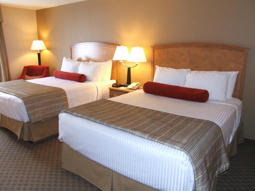 MOUNTAIN RETREAT HOTEL 12/41