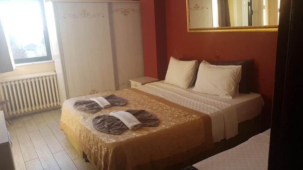 CITY, DOUBLE BED