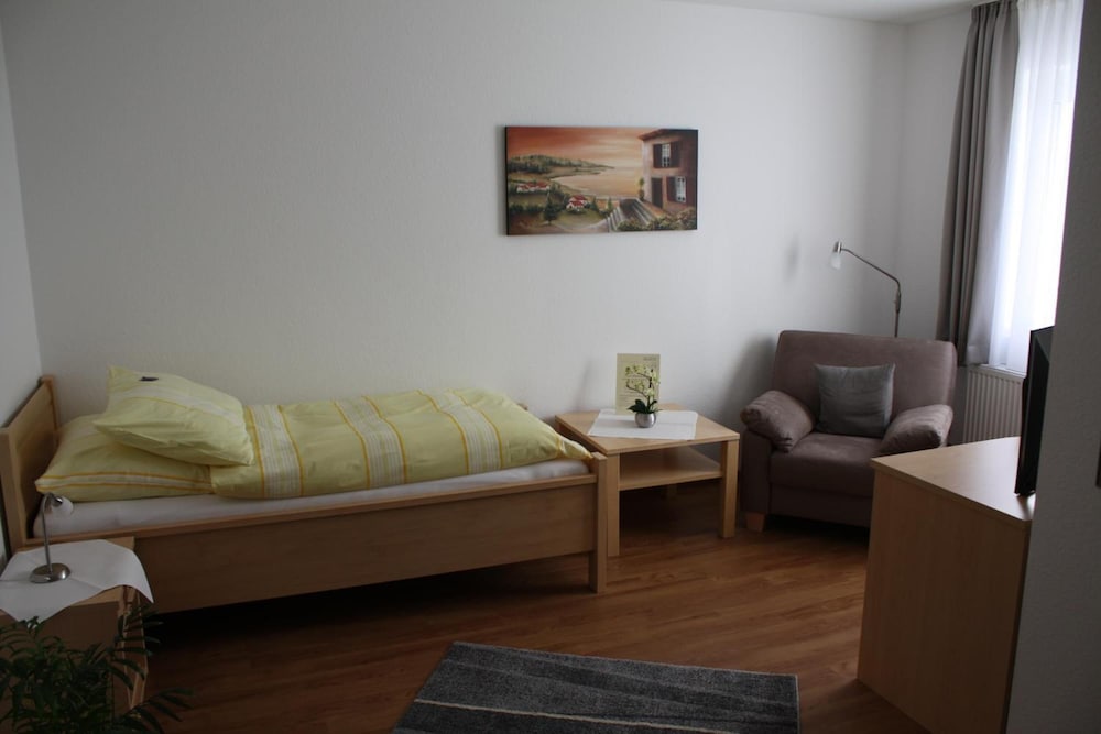 Hotel am Wintergarten 14/30