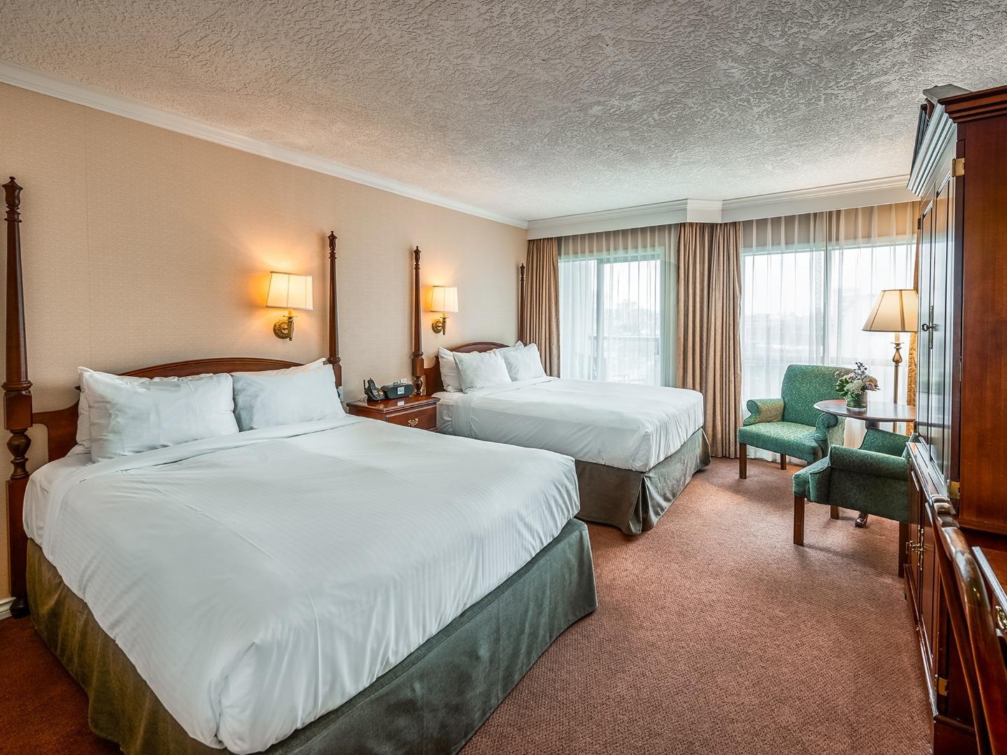 Victoria, 1 King or 2 Queen Beds