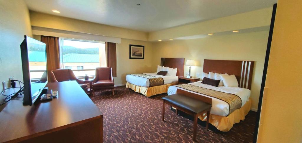 Room, 2 Queen Beds, Partial Harbour View، Best Western Plus Northwoods Inn 2/9