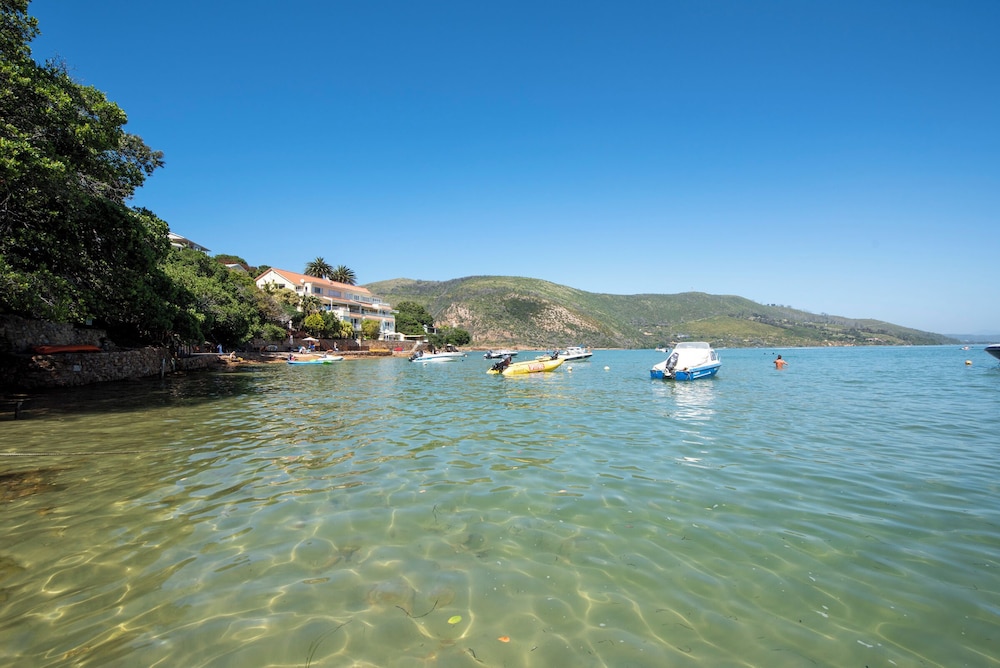 Under Milkwood Resort 42/49