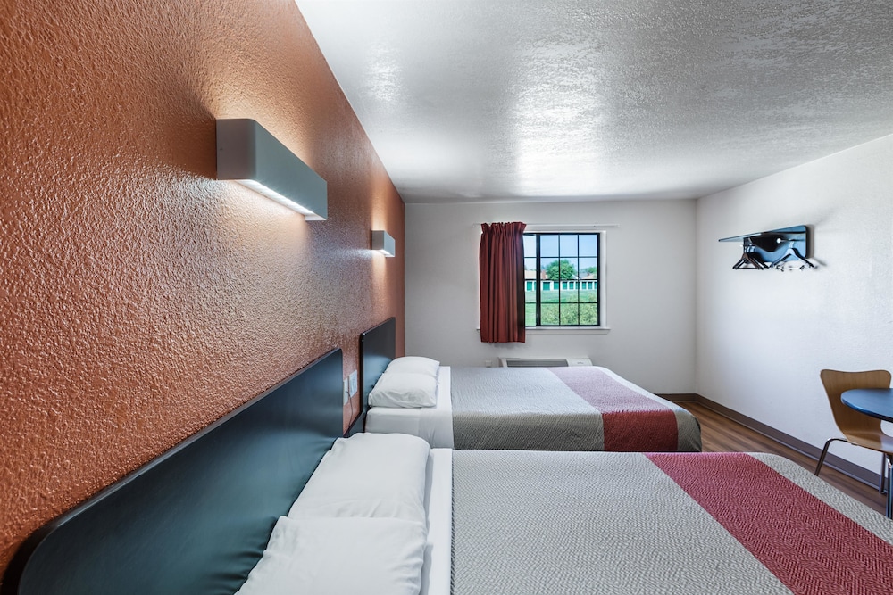Motel6 Bedford, TX - Fort Worth 21/38