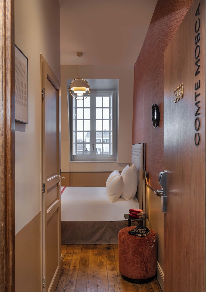 Hotel Des Prelats 18/50