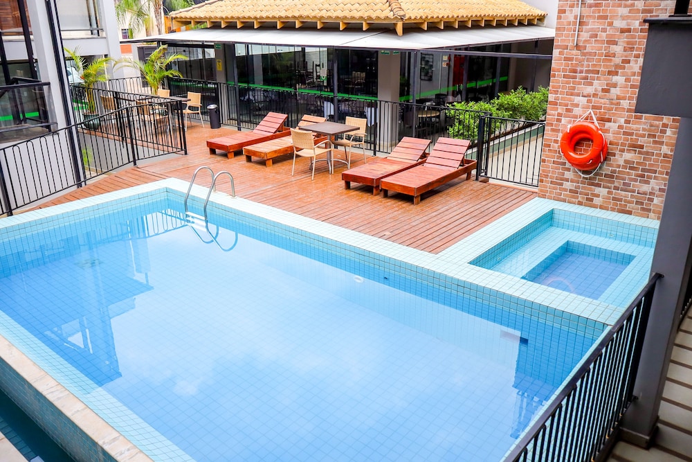 Clh Suites Bonito 36/50
