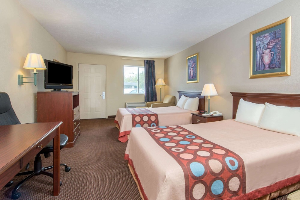 Super 8 By Wyndham Centerville-Richmond 15/21