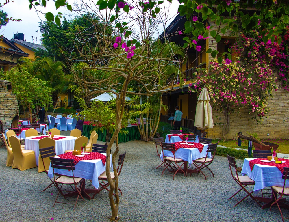 Temple Tree Resort And Spa 64/72