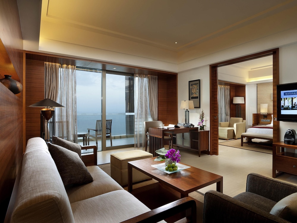 Pullman Oceanview Sanya Bay Resort and Spa 49/76
