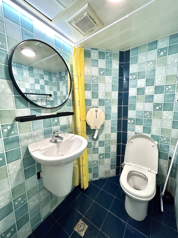 Ximen Triple Tiger Hostel 48/50