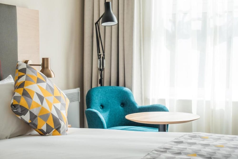 Holiday Inn Farnborough by IHG 50/74