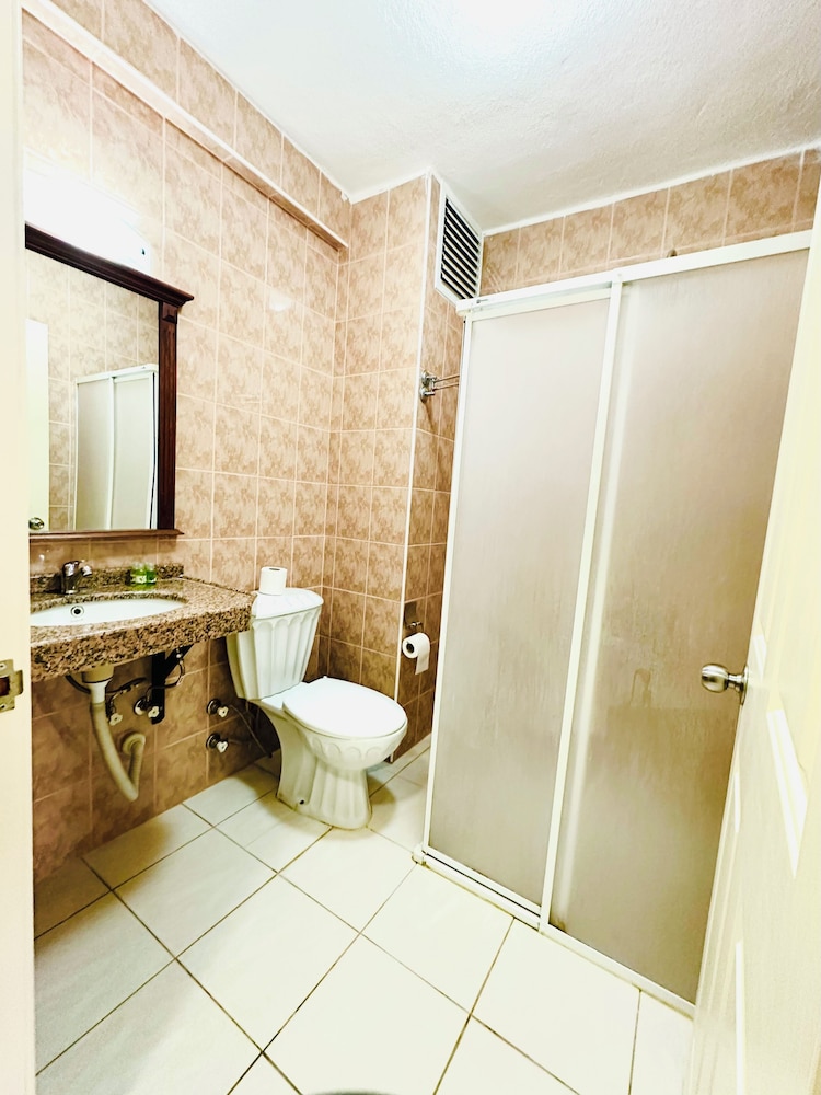 Villa Anfora Otel 48/50