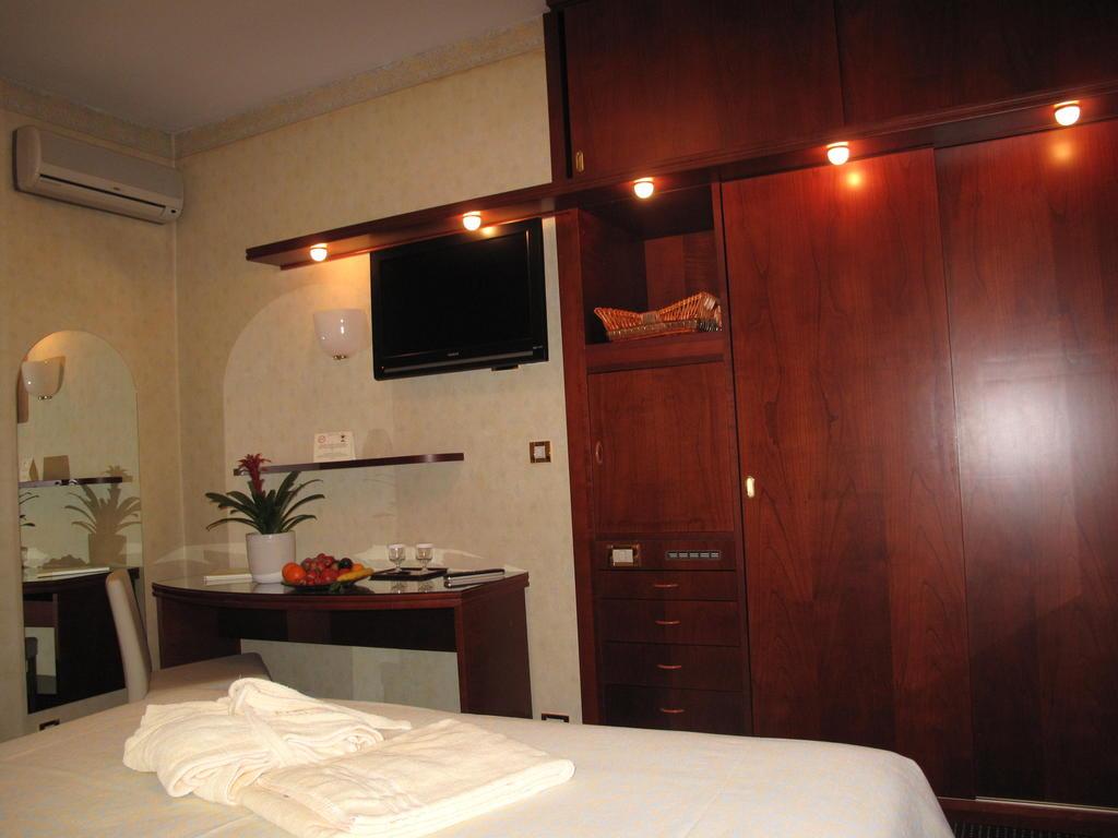HOTEL GARDEN TERME 6/19