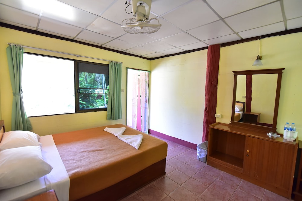 Koh Ngai Resort Ko Ngai 11/50