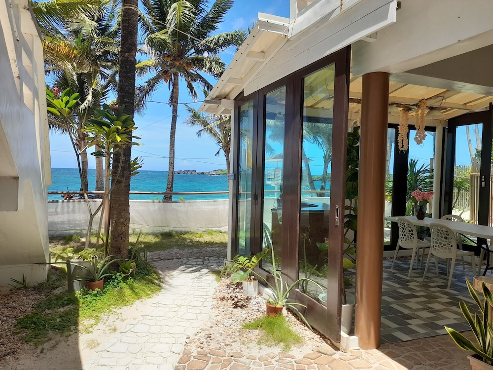 Marnin's Place Boracay 46/50