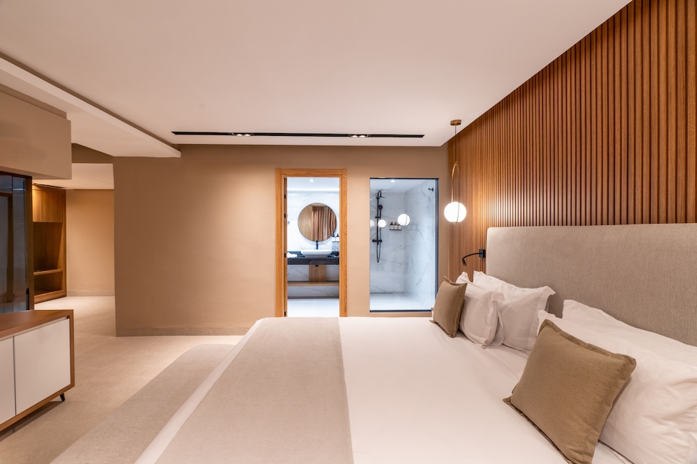 Atlas, Premium, Suite, King Bed, Mountain View