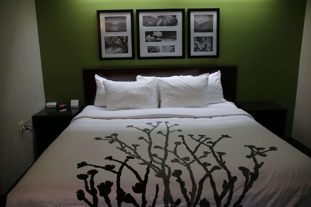 Sleep Inn Near Great Lakes Naval Base 14/38