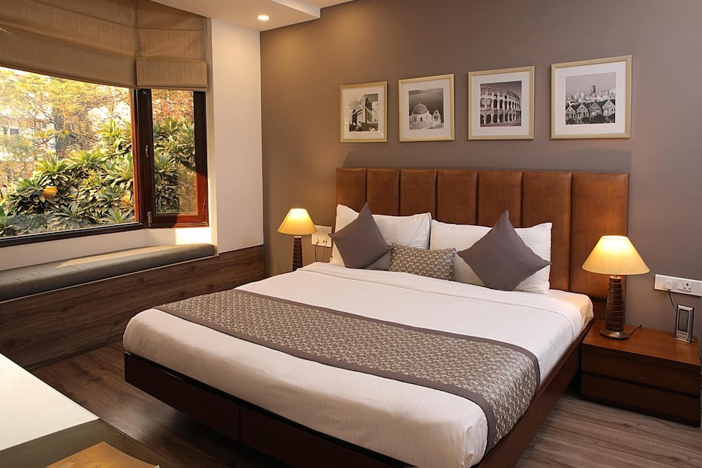 Ahuja Residency Gurgaon 21/50