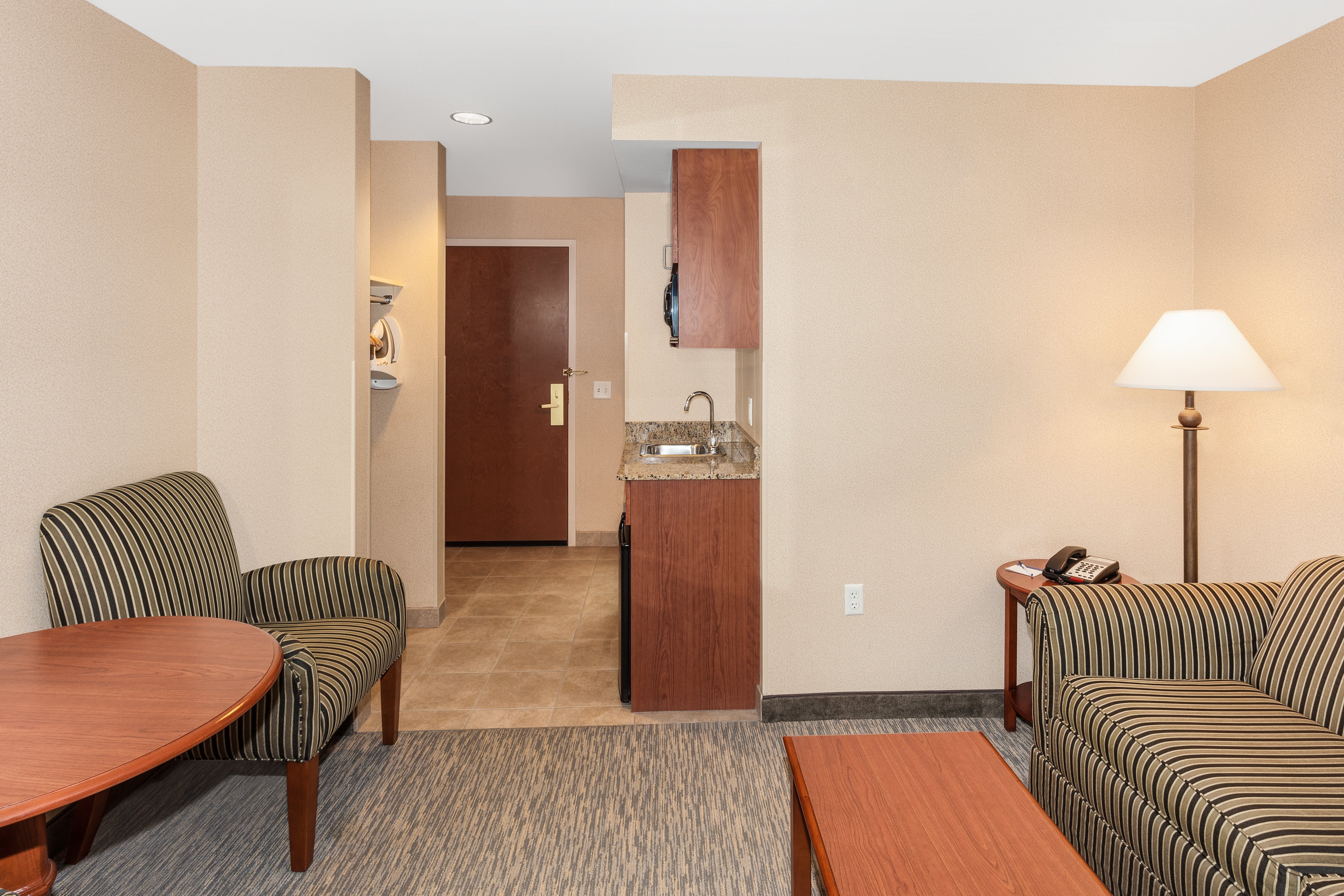 Holiday Inn Express Hotel Suites Hampton South Seabrook 57/78
