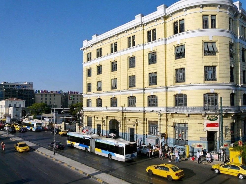 Savoy Hotel 61/66