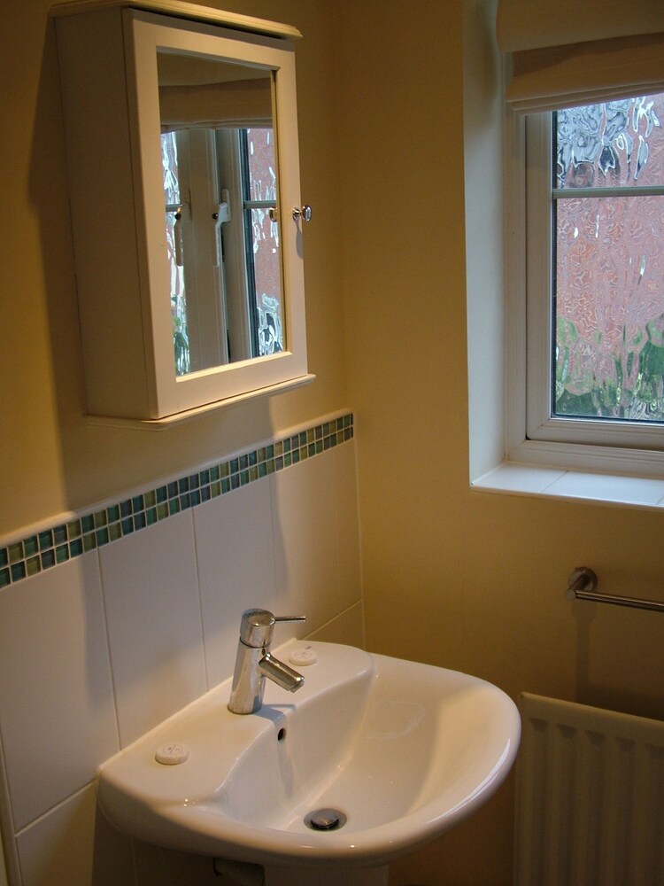 Thistle Cottage 20/23