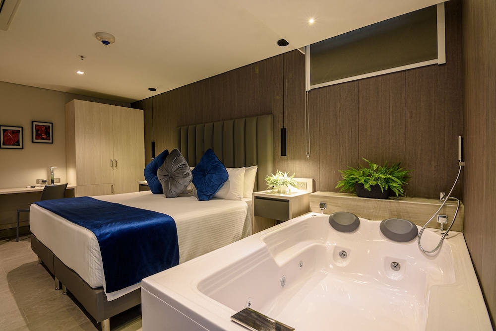 4 Sur Hotel 24/54
