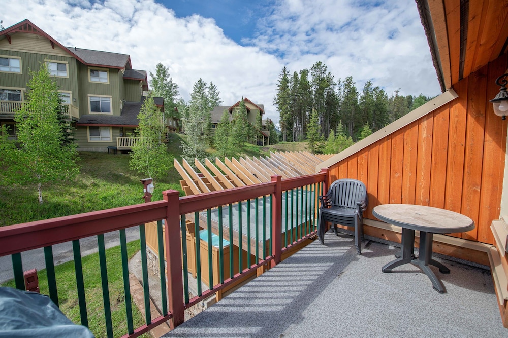 Panorama Vacation Retreat at Horsethief Lodge 2/70