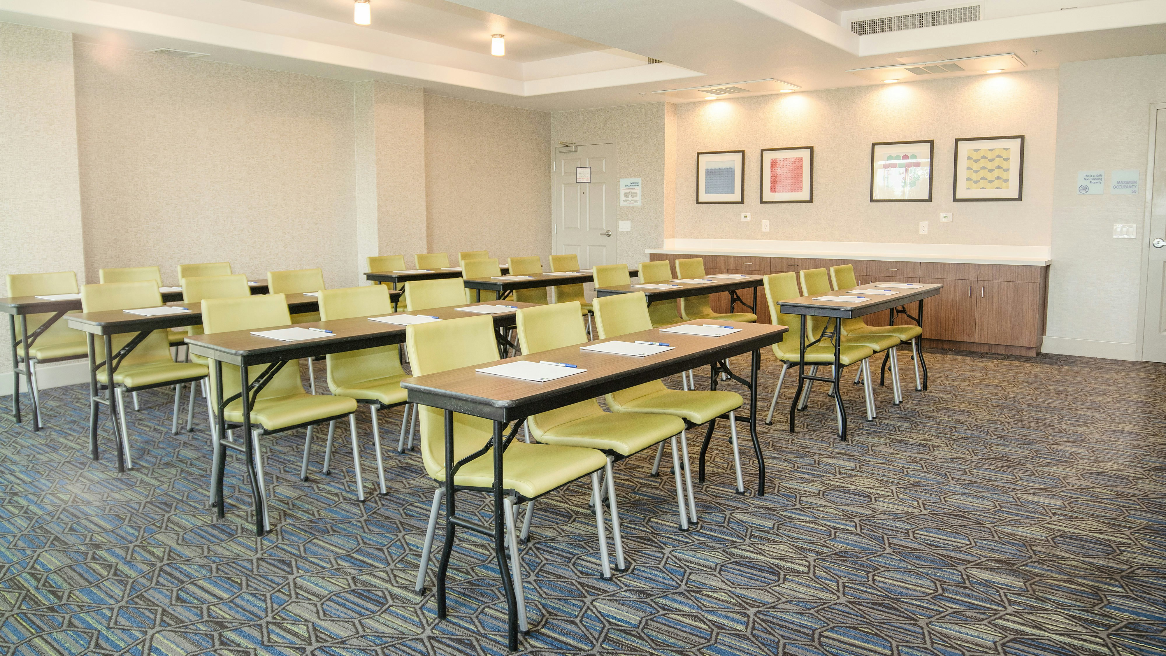 Holiday Inn Express Hotel And Suites Porterville 25/26