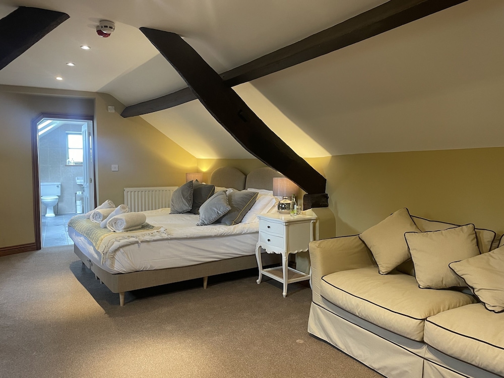 The Plough Bed and Breakfast 2/22