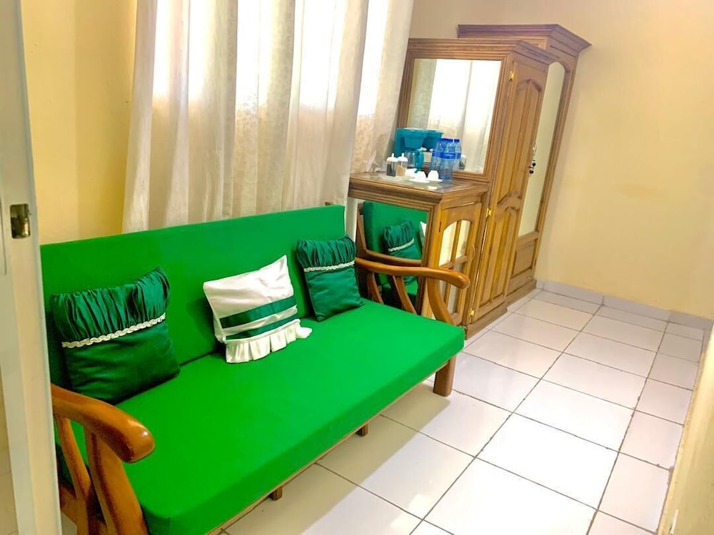 Pc Entreprises Guest House 21/50