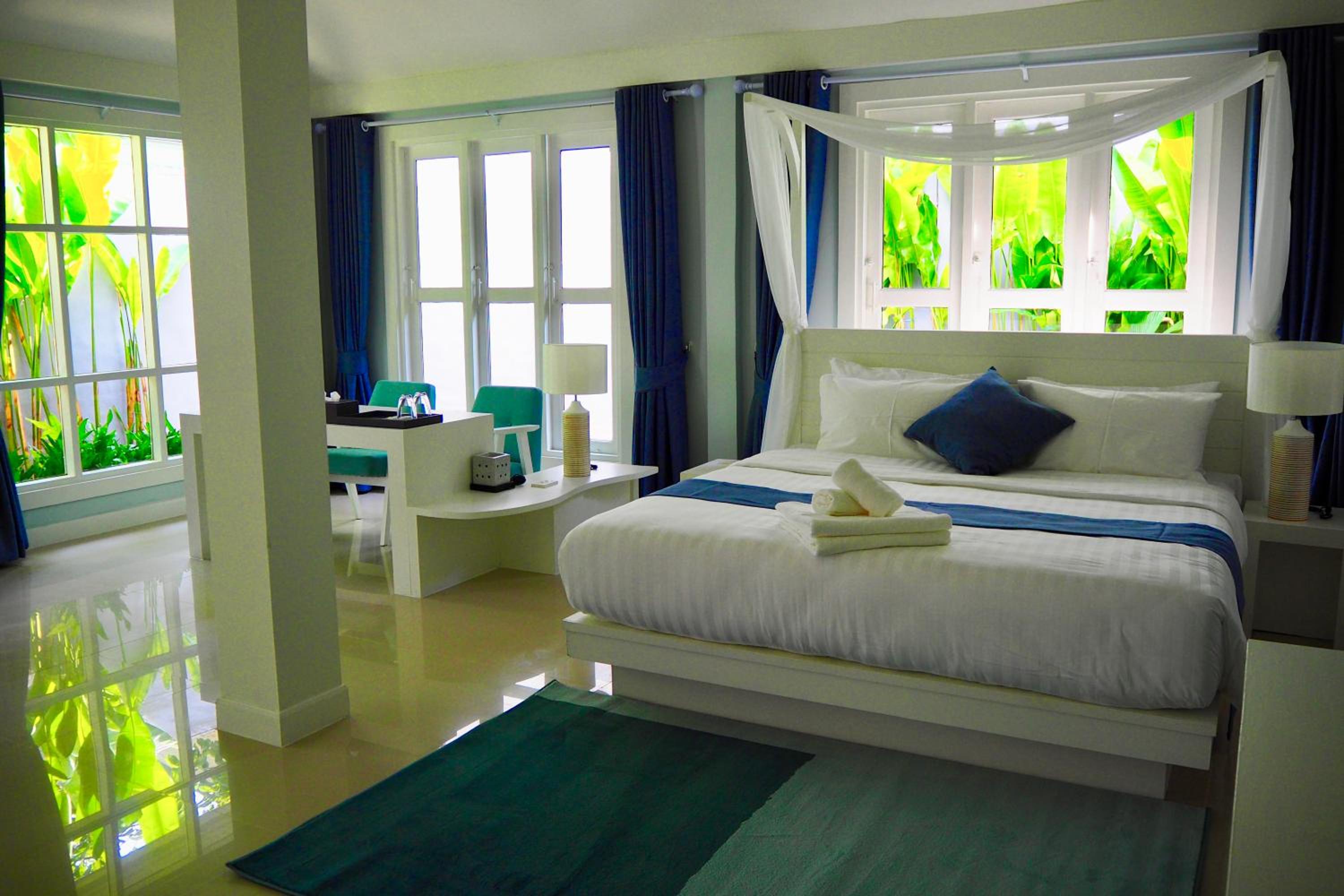 Garden, Superior, King Bed