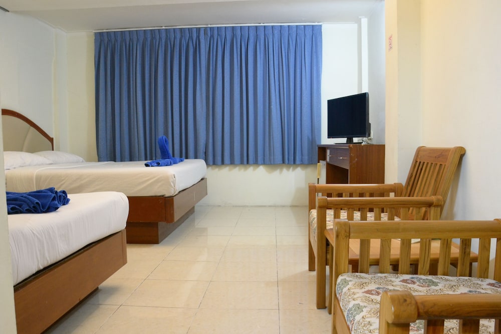 At Bangkok Hotel 24/50