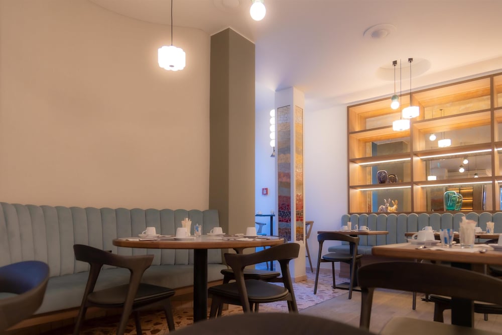 Hotel Bleibtreu Berlin By Golden Tulip 37/50