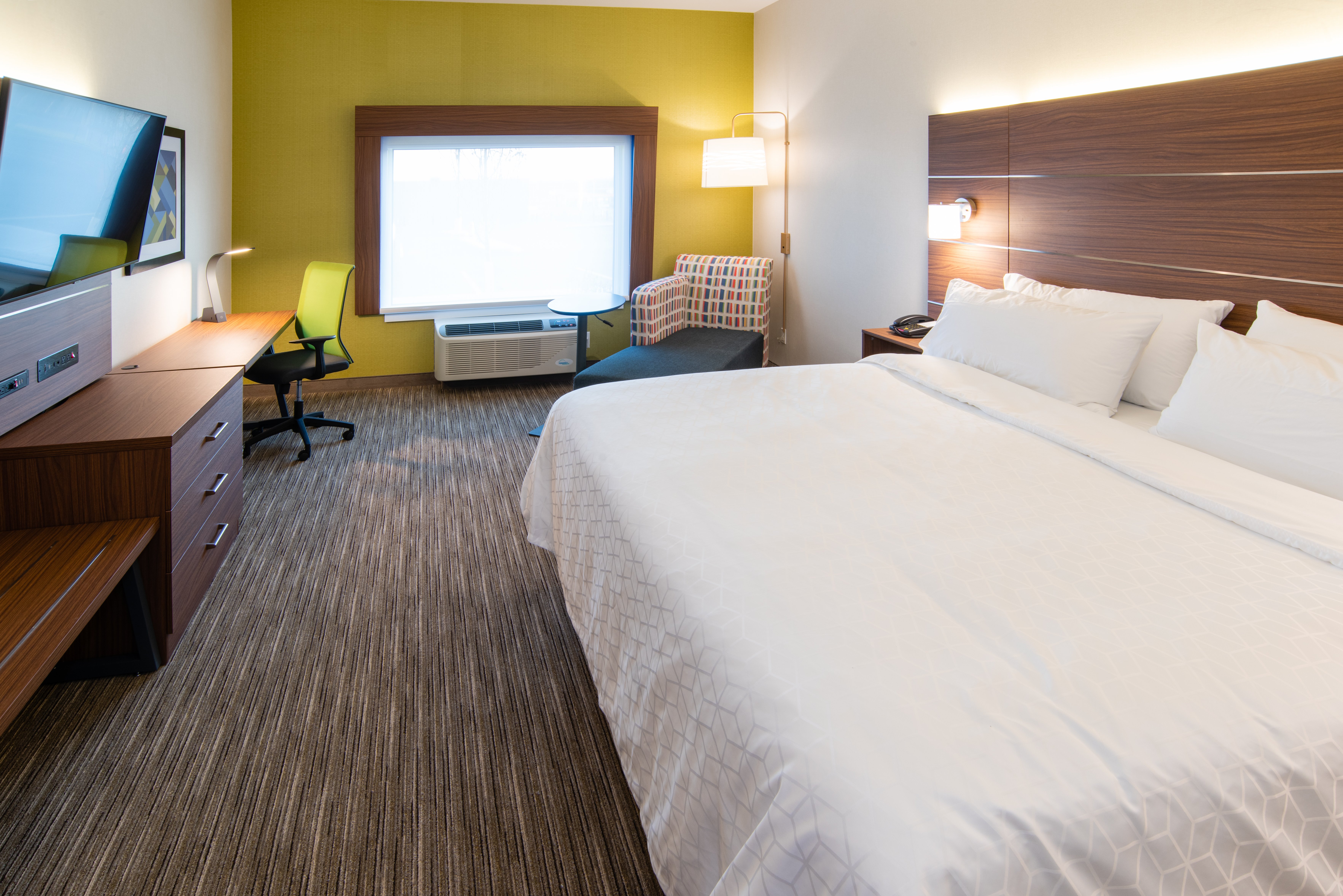 Holiday Inn Express & Suites North Battleford 17/50