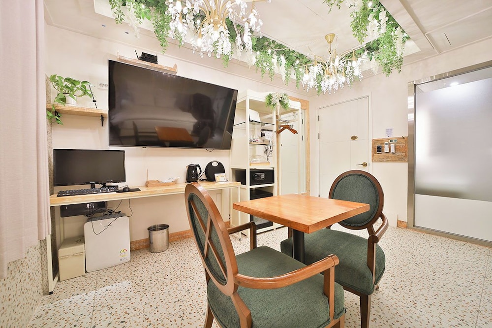 Hotel February Dongdaegu 39/49