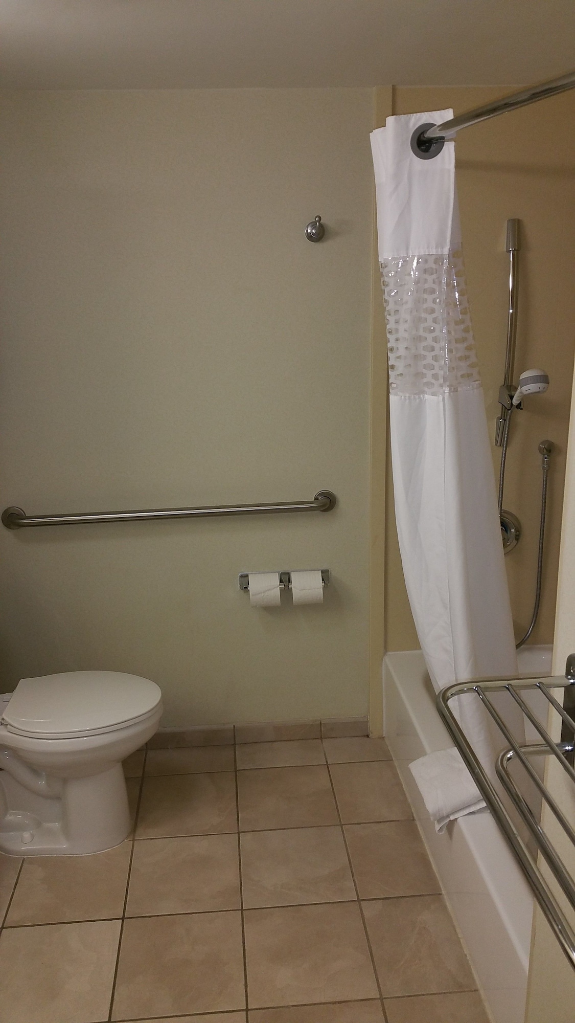 غرفة بسريرين كوين لذوي الإعاقة، Hampton Inn Brattleboro 2/2