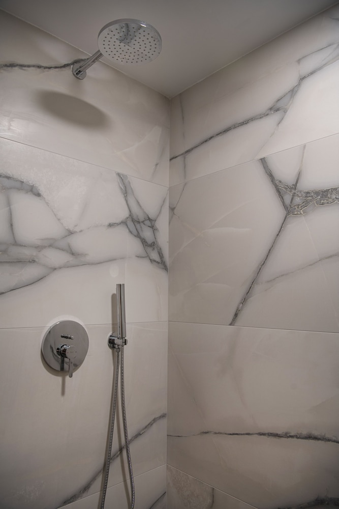 Altera Pars Suites 30/69