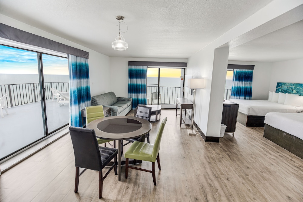 Tropical Seas Hotel 32/49
