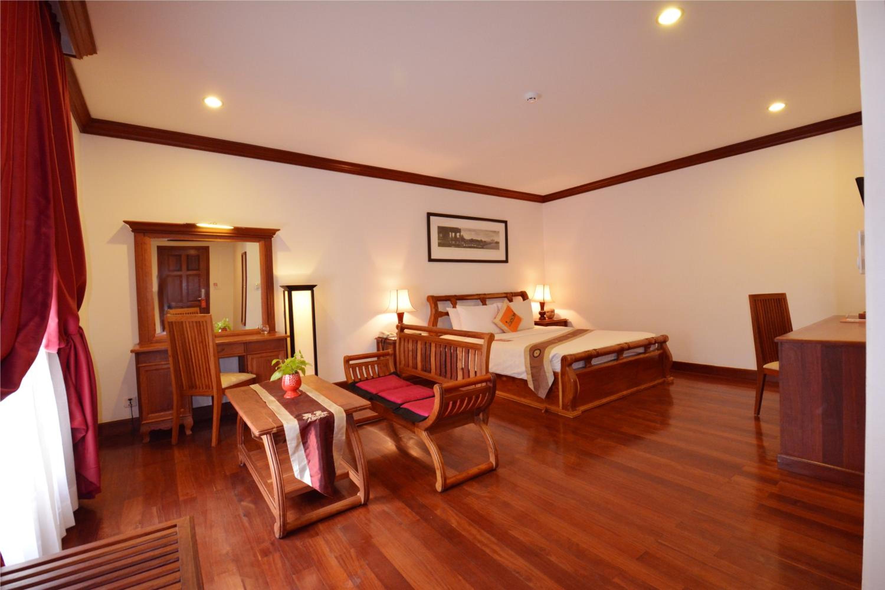 Executive, Suite, Royal Crown Hotel & Spa 6/10