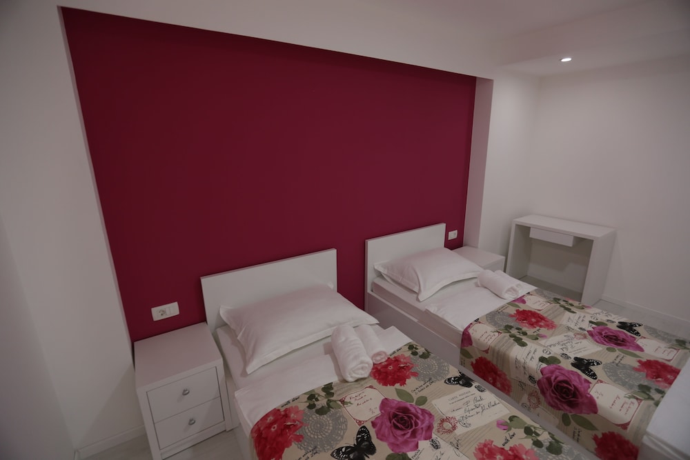 Comfort, Twin Beds, Hill View, Balcony